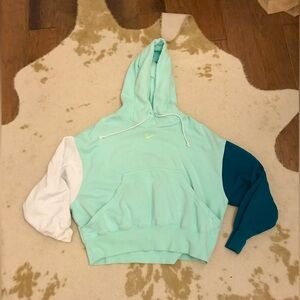 Women’s Nike cropped hoodie